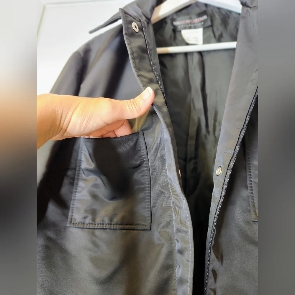 BERGDORF GOODMAN Sleek Bomber Jacket Black edgy cropped length SIZE 8